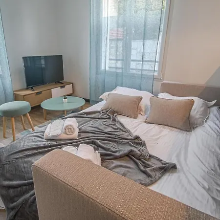 Douces Nuits Caennaises - Parking Prive Inclus, Centre *