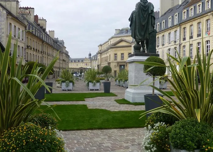 Douces Nuits Caennaises - Parking Prive Inclus, Centre Appartement